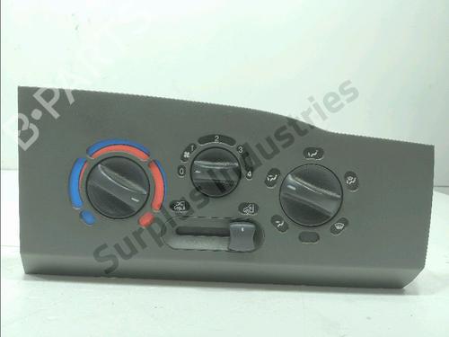 Used Climate control Climate control 39194915 39194915