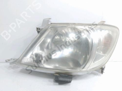 Used Left headlight TOYOTA HILUX VII Pickup (_N1_, _N2_, _N3_) 2.5 D-4D 4WD (KUN25_, KUN25R) (120 hp) 32461252
