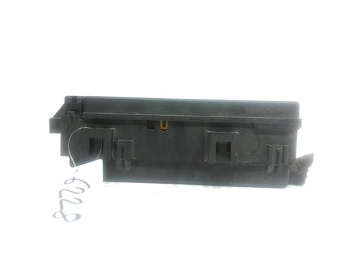 Used Fuse box Fuse box 38104052 38104052