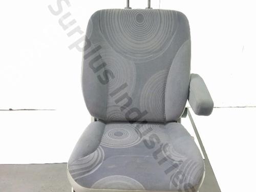 Used Right front seat Right front seat RENAULT TRAFIC II Bus (JL) 2.5 dCi 145 (JL0J) (146 hp) 39705223 39705223