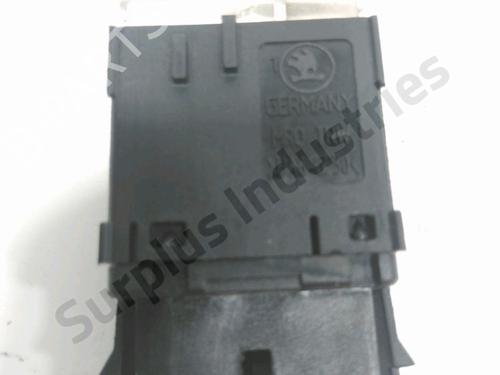 Warning switch VW TRANSPORTER T5 Van (7HA, 7HH, 7EA, 7EH) 1.9 TDI | BP31954807I22 - Image 3