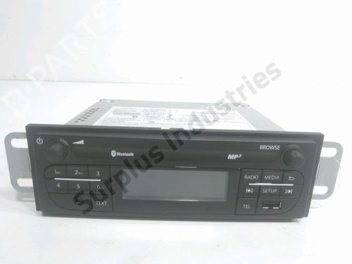 Used Radio Radio OPEL VIVARO B Van (X82) 1.6 CDTI (05) (120 hp) 33191338 33191338