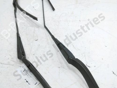 front-windshield-wiper-arm-renault-trafic-iii-van-fg_-2014-31955770 main image