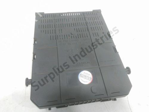 Used Fuse box Fuse box 37483764 37483764