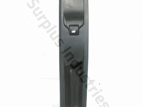 Used Right front window switch Right front window switch 33973375 33973375