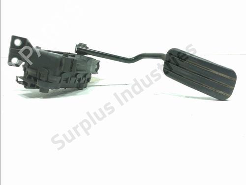 Pedal Pedal RENAULT TRAFIC II Bus (JL) 2.0 dCi 90 (JL00, JL01, JL0H, JL0M, JL0P, JL0S) (90 hp) 36519551 36519551
