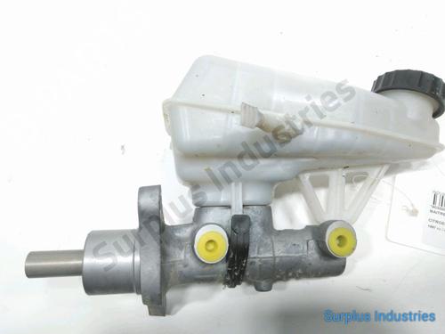 brake-master-cylinder-citroen-jumpy-ii-van-2007-2008-2009-2010-2011-2012-2013-2014-2015-2016-31954547 main image
