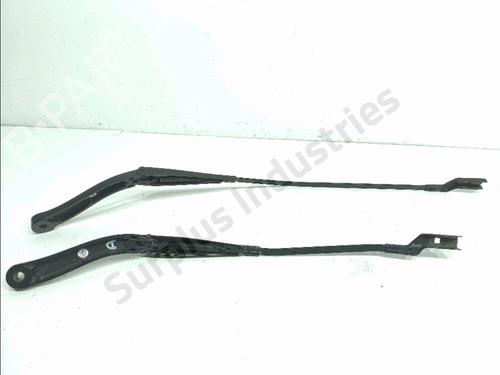 Used Front windshield wiper arm Front windshield wiper arm FIAT TALENTO Van (296_) 1.6 D (145 hp) 35808456 35808456