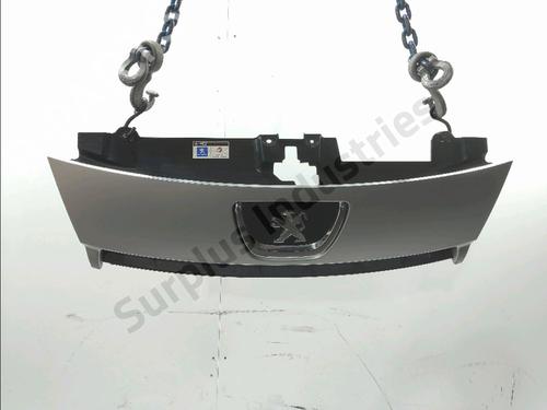 Used Grille Grille 37600272 37600272