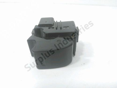 Used Right front window switch Right front window switch TOYOTA HILUX VII Pickup (_N1_, _N2_, _N3_) 2.5 D-4D 4WD (KUN25_, KUN25R) (120 hp) 33112187 33112187