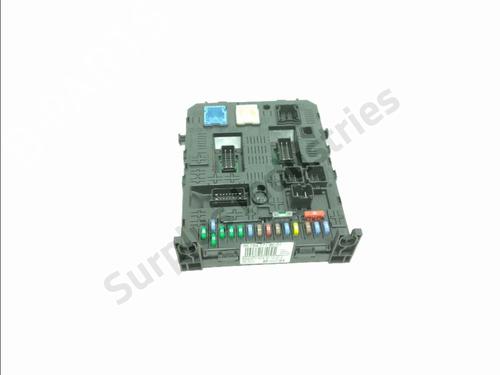 Used Fuse box Fuse box 38742648 38742648