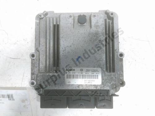Used Engine control unit (ECU) RENAULT MASTER III Van (FV) 2.3 dCi 100 FWD (FV0A, FV0B, FV0G, FV0K, FV0H) (101 hp) 31954060