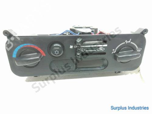 Używane Panel klimatyzacji / ogrzewania MITSUBISHI L200 (K7_T, K6_T, K5_T) 2.5 TD 4WD (K74T) (99 hp) 32379806