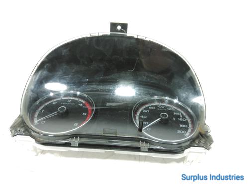 Instrumentenkombination für MITSUBISHI L200 / TRITON (KJ_, KK_, KL_) 2.2 DI-D 4WD (150 hp) 31954845