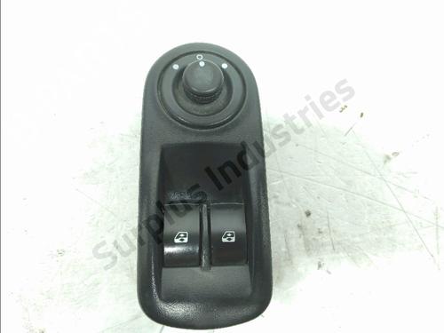 Comutador vidro frente esquerdo Comutador vidro frente esquerdo RENAULT TRAFIC II Bus (JL) 2.0 dCi 90 (JL00, JL01, JL0H, JL0M, JL0P, JL0S) (90 hp) 36519587 36519587