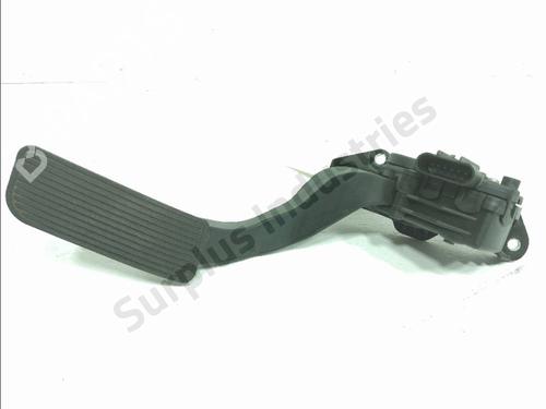 pedal-cadillac-escalade-2006-2007-2008-2009-2010-2011-2012-2013-2014-36519550 main image