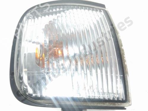Clignotant avant droit OPEL FRONTERA B (U99) 2.2 DTI (6B_66, 6B_76) (120 hp) 32131597