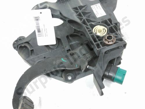 Used Break pedal RENAULT TRAFIC III Van (FG_) 1.6 dCi 90 (FGME) (90 hp) 31954539