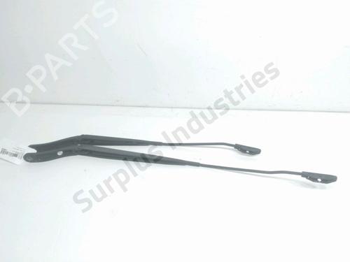 Used Front windshield wiper arm Front windshield wiper arm 33300967 33300967