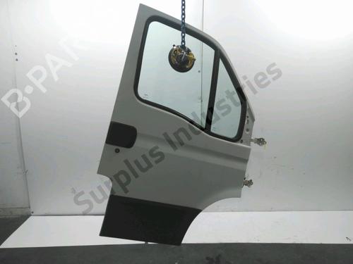 Porte avant droite IVECO DAILY III Van 35 C 14 (136 hp) 32131572