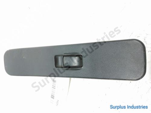 Używane Przełącznik szyby przedniej prawej MITSUBISHI L200 (K7_T, K6_T, K5_T) 2.5 TD 4WD (K74T) (99 hp) 32379812