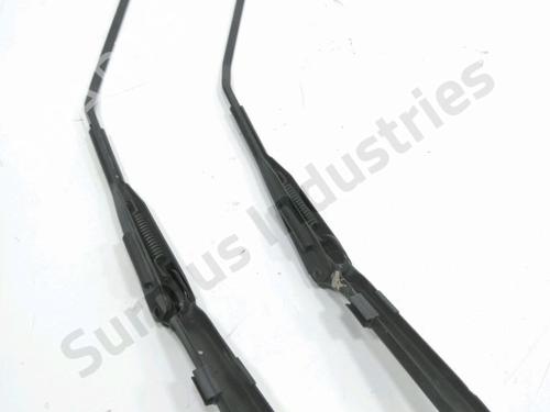 Used Front windshield wiper arm Front windshield wiper arm RENAULT TRUCKS MASCOTT Platform/Chassis 120.35 (A00100003, A01100003) (115 hp) 33191403 33191403