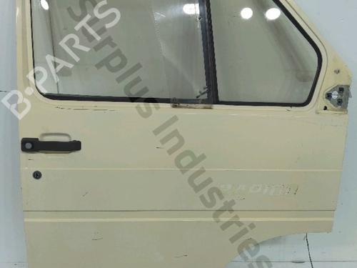 Used Right front door Right front door 37229136 37229136