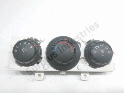 Used Climate control Climate control RENAULT MASTER III Van (FV) 2.3 dCi 125 FWD (FV0C, FV0D, FV0G, FV0H, FV0J, FV0K,... (125 hp) 33262217 33262217