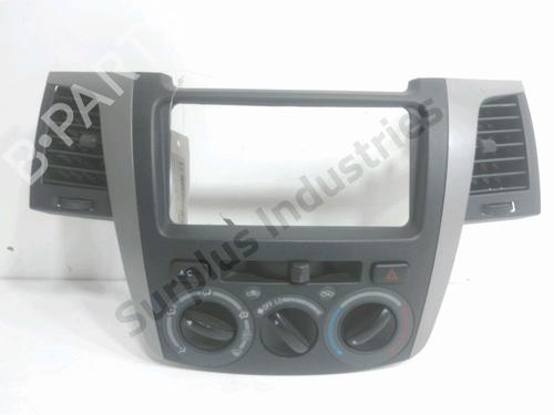 Comando chauffage TOYOTA HILUX VII Pickup (_N1_, _N2_, _N3_) 2.5 D-4D 4WD (KUN25_, KUN25R) (120 hp) 32461240