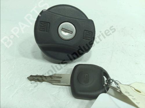 Used Fuel cap Fuel cap 38497074 38497074