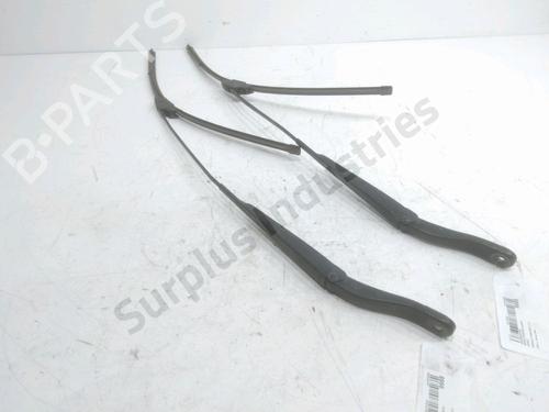 Front windshield wiper arm RENAULT MASTER III Van (FV) 2.3 dCi 150 FWD (FV0F, FV03, FV09) | BP31955781C143 