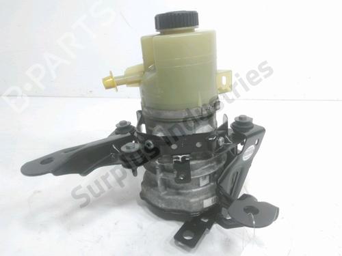 Used Steering pump Steering pump OPEL VIVARO B Van (X82) 1.6 CDTI (05) (120 hp) 33262194 33262194