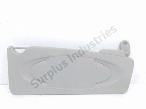 Used Right sun visor Right sun visor 33949556 33949556