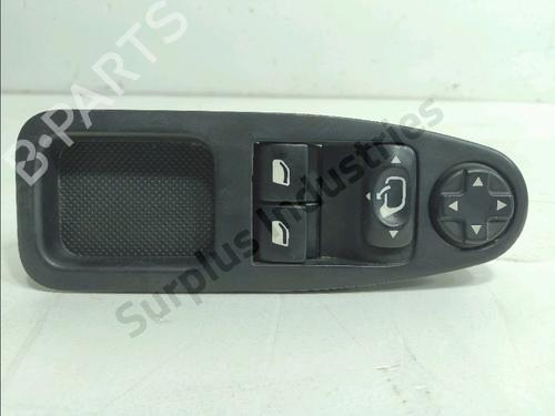 Used Left front window switch Left front window switch 37087267 37087267