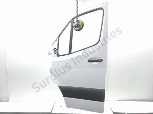 left-front-door-mercedes-benz-sprinter-35-t-van-b907-b910-2018-32771113 main image