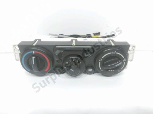 Commande Chauffage ISUZU D-MAX I (TFR, TFS) 2.5 DiTD 4x4 (TFS86_) (136 hp) 31954768