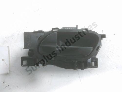 Used Front left interior door handle Front left interior door handle 31955247 31955247
