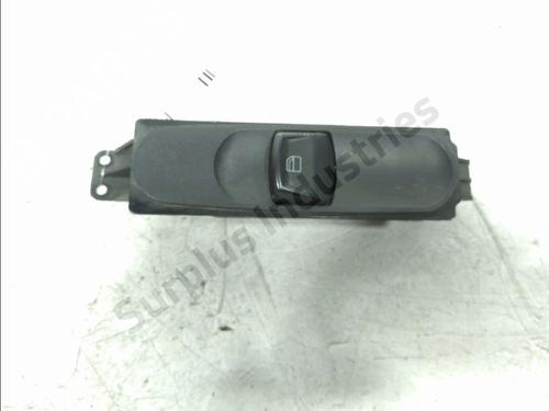 Used Right front window switch Right front window switch MERCEDES-BENZ VIANO (W639) CDI 2.2 (639.711, 639.713, 639.811, 639.813, 639.815) (150 hp) 34616044 34616044