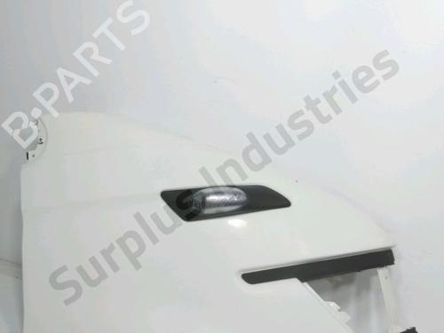 Aile avant droite IVECO DAILY III Van 35 C 14 (136 hp) 32131551