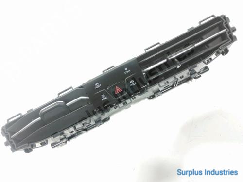 Used Warning switch VW MULTIVAN T7 (STM, STN) 1.4 eHybrid (218 hp) 31954808