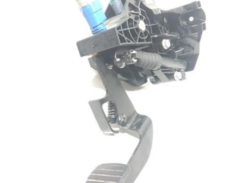 Pédale d'embrayage FIAT TALENTO Van (296_) 1.6 D (121 hp) 32102786