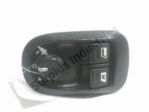 Used Left front window switch Left front window switch FIAT SCUDO Van (220_) 2.0 JTD (94 hp) 33973382 33973382
