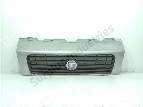 Used Grille Grille 39490256 39490256