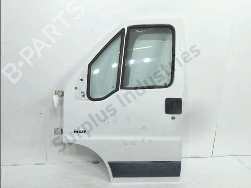 Used Left front door Left front door 39259610 39259610