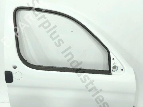 Used Right front door Right front door CITROËN BERLINGO / BERLINGO FIRST Box Body/MPV (M_) 1.6 HDI 75 (MB9HW) (75 hp) 34112498 34112498