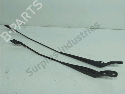 Used Front windshield wiper arm Front windshield wiper arm 36692213 36692213