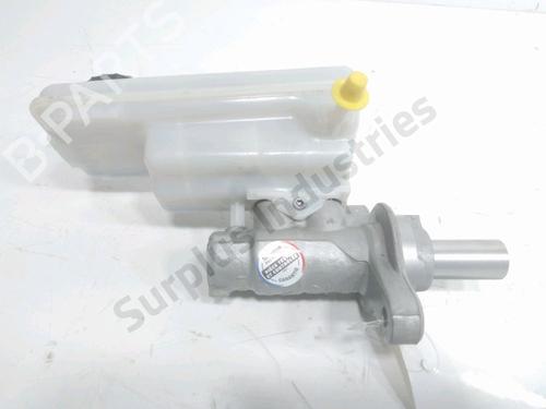 Used Brake master cylinder Brake master cylinder 33262200 33262200