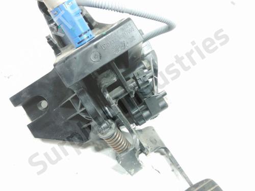 clutch-pedal-renault-trafic-iii-van-fg_-2014-31954382 main image
