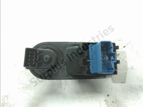 Left front window switch RENAULT TRAFIC II Bus (JL) 2.0 dCi 90 (JL00, JL01, JL0H, JL0M, JL0P, JL0S) | BP36519587I27 - Image 3