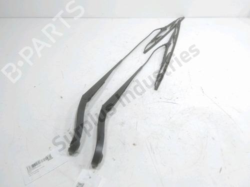 Used Front windshield wiper arm Front windshield wiper arm PEUGEOT EXPERT Van (VF3A_, VF3U_, VF3X_) 1.6 HDi 90 16V (90 hp) 31955775 31955775